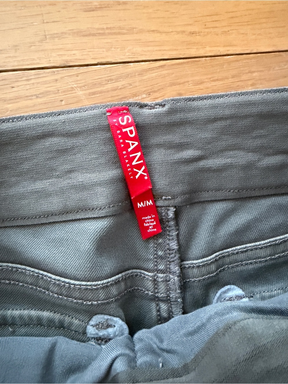 SPANX Stretch Twill Ankle Cargo Pants Size M - Picture 5 of 9